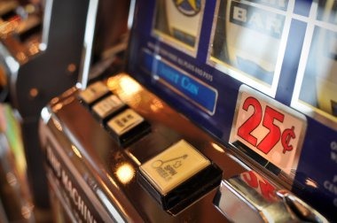 h08 Spadegaming slot game interface showing multiple game tiles